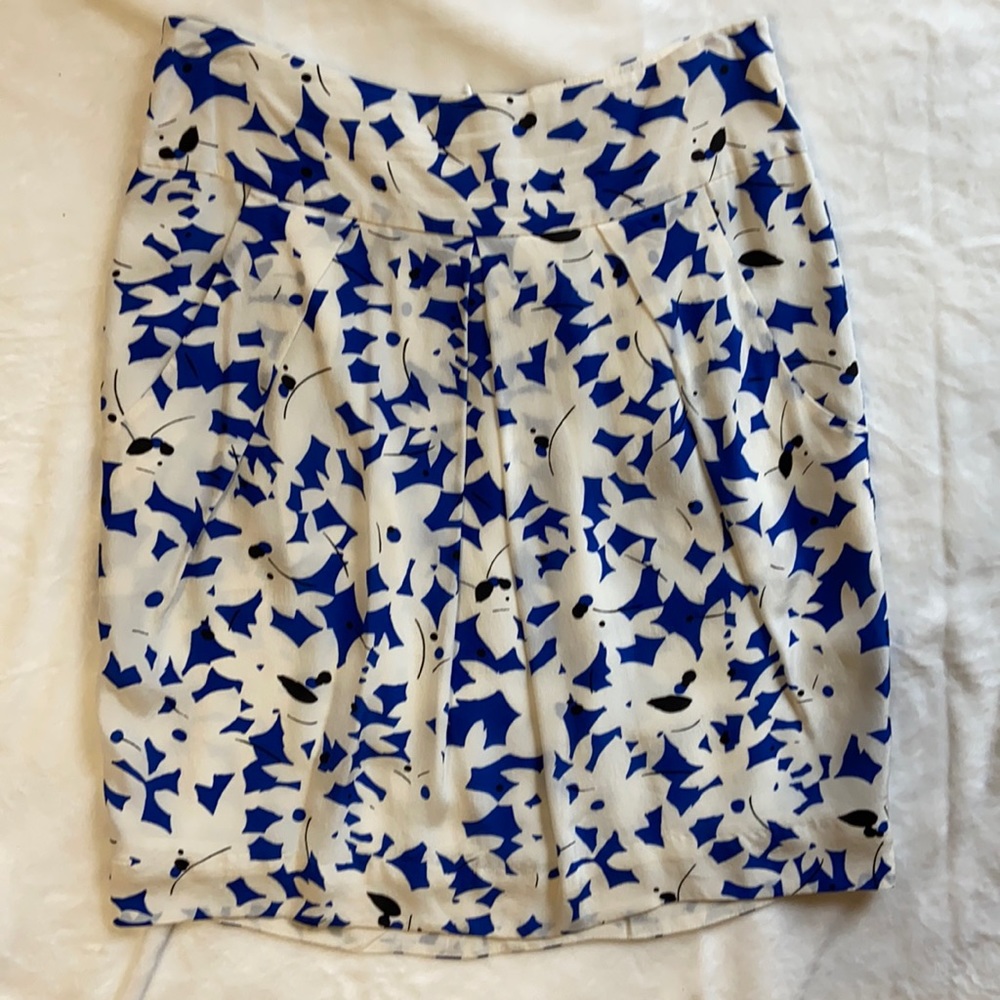 ANTHRO Odille Size 4 Silk Skirt Blue/Black/White Floral